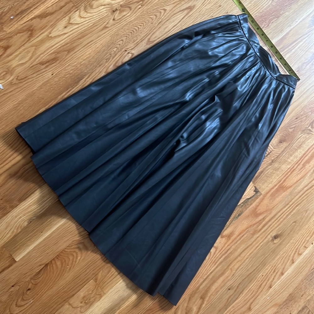 Zara holiday accordian pleather skirt NWOT XS